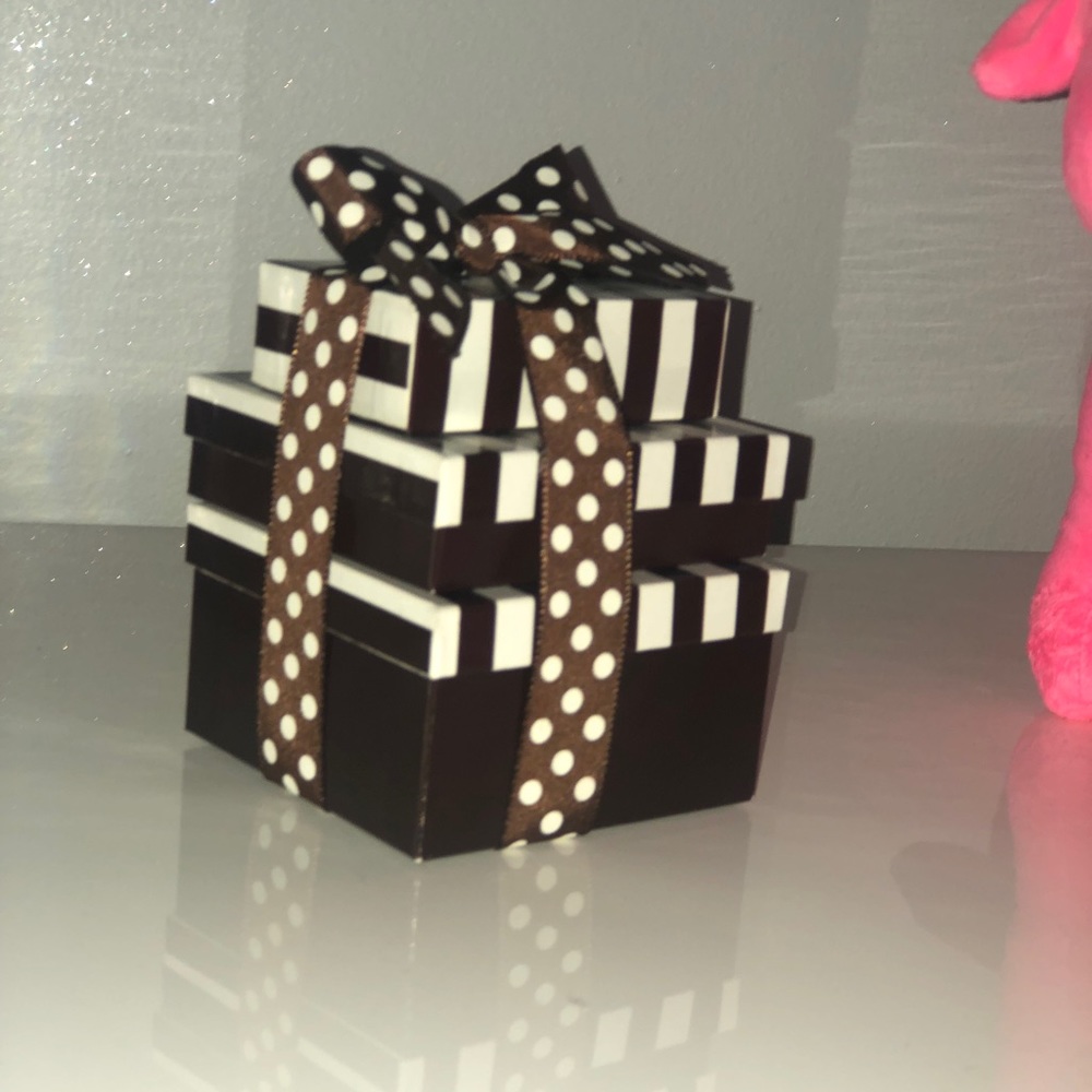 Henri Bendel gift boxes. Set of three (small)